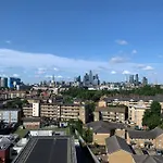 Light-Filled Flat With Panoramic View