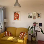 Light-Filled Flat With Panoramic View